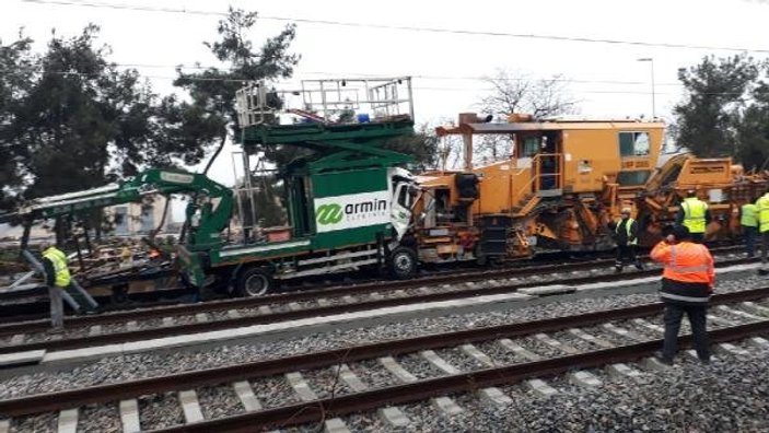 İstanbul Florya'da trenler çarpıştı: 2 yaralı