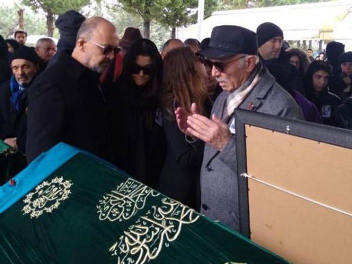 Murat Dalkılıç Hande Erçel'in annesinin cenazesindeydi