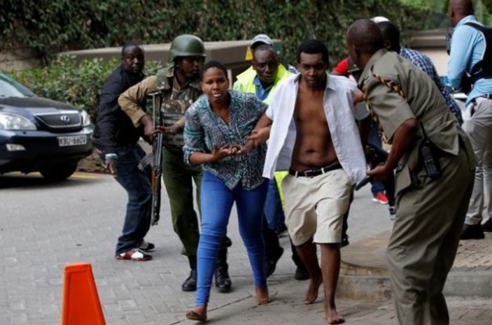 Kenya’da çifte patlama ve silah sesleri