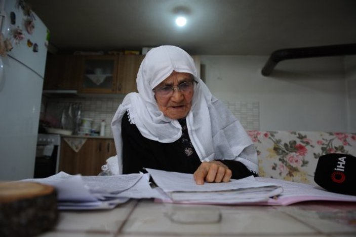 Bursa'da 85 yaşındaki Şahizar Nine'nin okuma azmi