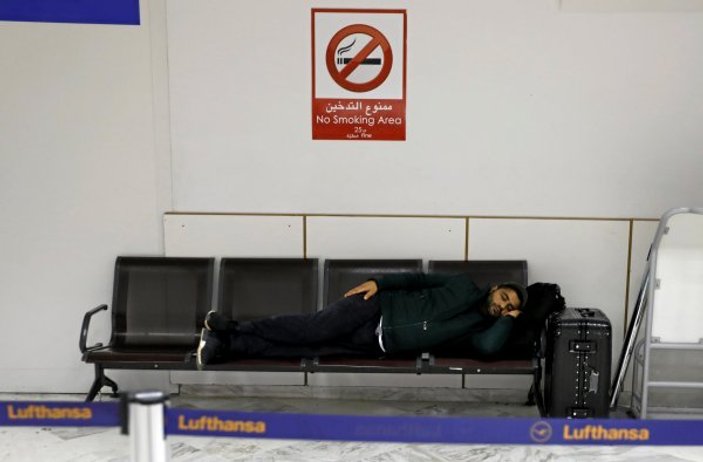 Tunuslu işçi ve emekçiler uçuşları iptal ettirdi