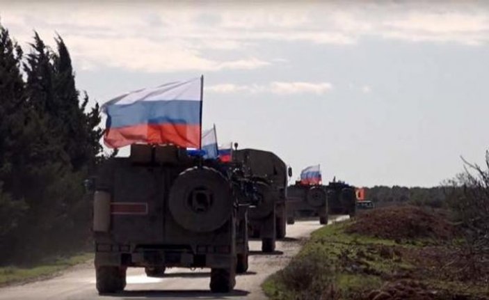 YPG'li teröristler sırtını Rusya'ya dayamaya hazırlanıyor