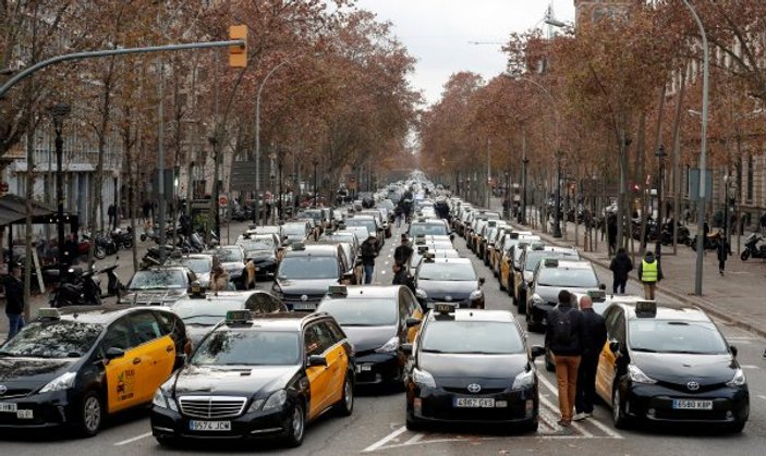 Barselona'da taksiciler grevde