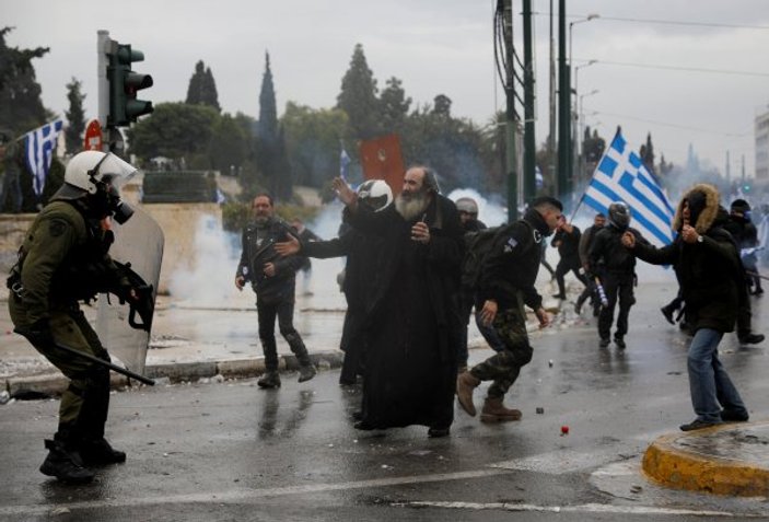 Atina'da sokaklar karıştı