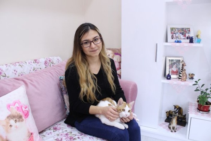 İzmir'de iki genç kadın kedi parazitinden kör oldu