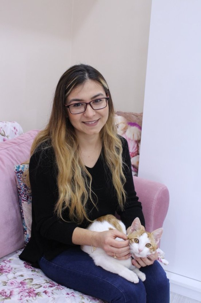 İzmir'de iki genç kadın kedi parazitinden kör oldu