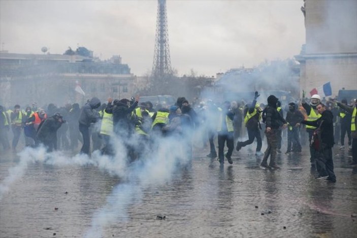 Fransız polisi Sarı Yelekli gösterilerinde kamera takacak