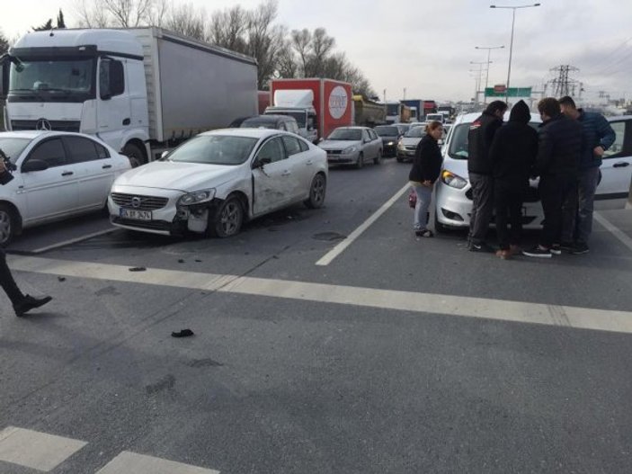 Sultangazi'de kaza sonrası tartışma trafiğe neden oldu