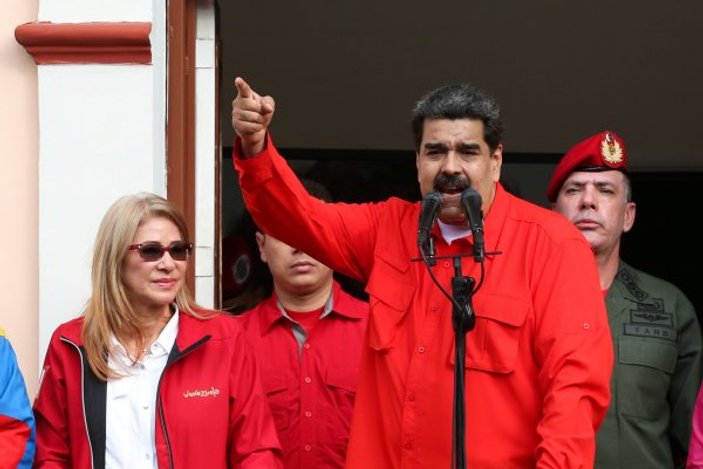 Instagram Maduro'nun mavi 'tik'ini kaldırdı