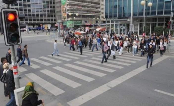 Devlet yaya öncelikli trafik için harekete geçiyor