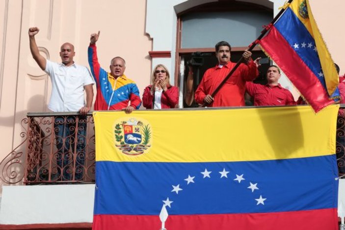 Gün gün Venezuela'daki darbe girişimi