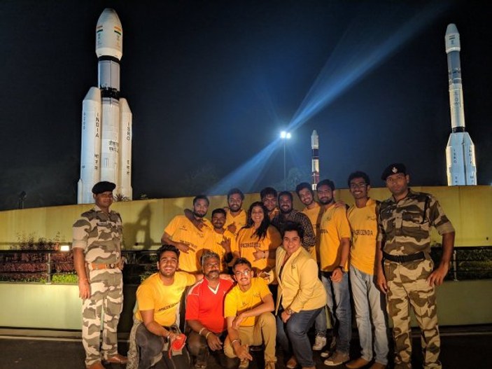 Hindistan'da dünyanın en hafif uydusu yörüngeye gönderildi