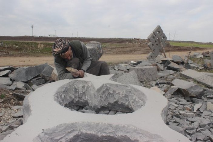35 yıldır bazalt taşlarını sanat eserine dönüştürüyor
