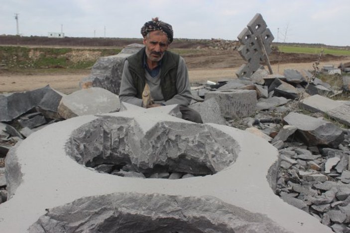 35 yıldır bazalt taşlarını sanat eserine dönüştürüyor