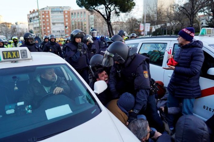 Madrid'de taksicilerden işgal eylemi