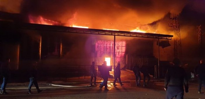 Denizli'de plastik kasa fabrikasında yangın
