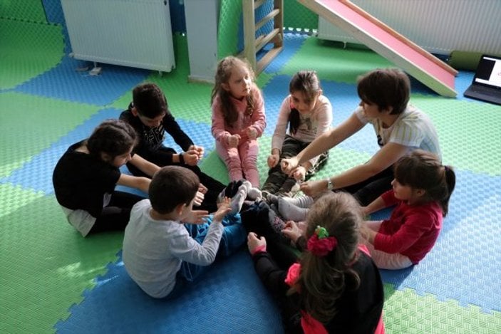 Edirne'de öğrencilere yarıyıl tatilinde yoga eğitimi