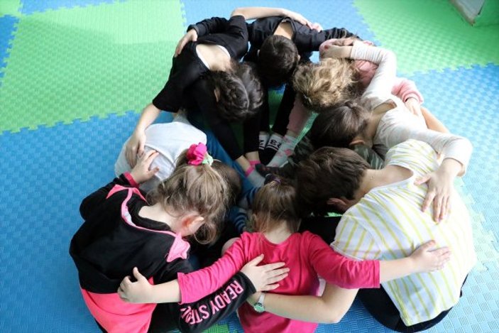Edirne'de öğrencilere yarıyıl tatilinde yoga eğitimi