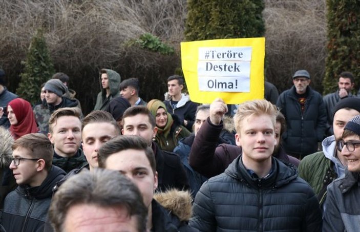 FETÖ'cü gazeteye destek veren Makedonya'da protestolar