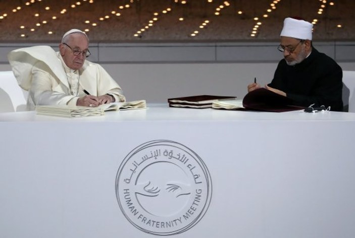 Papa dinler arası diyalog toplantısında