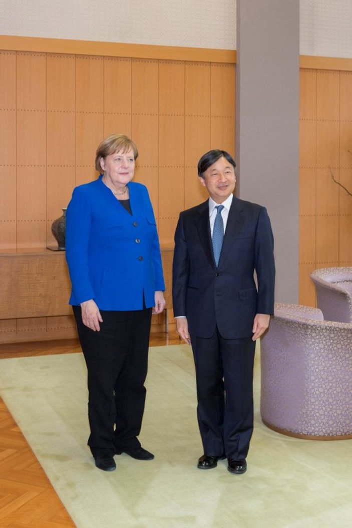 Merkel, Japonya İmparatoru ile bir araya geldi