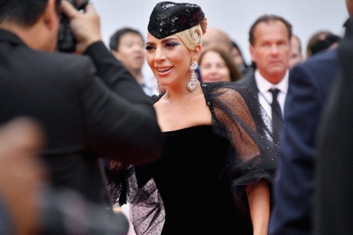 Lady Gaga 2019 Grammy Ödülleri'nde sahne alacak
