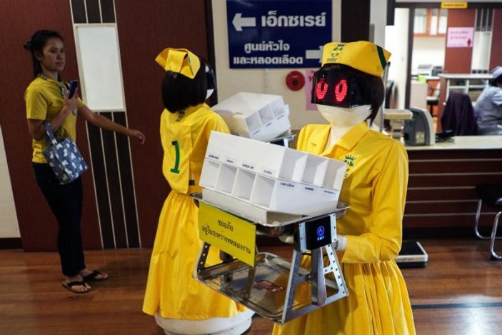Tayland'da robot hemşireler göreve başladı