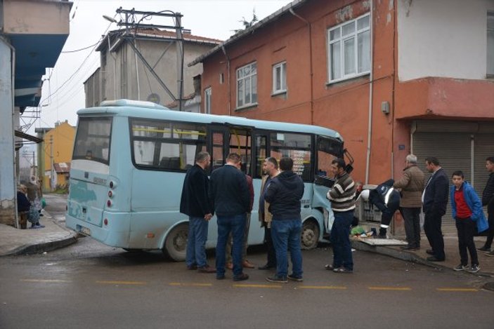 Ordu'da yolcu minibüsü evin duvarına çarptı: 8 yaralı