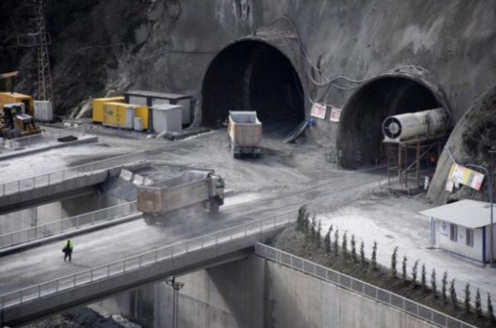 Yeni Zigana Tüneli'nin yüzde 52'si tamamlandı