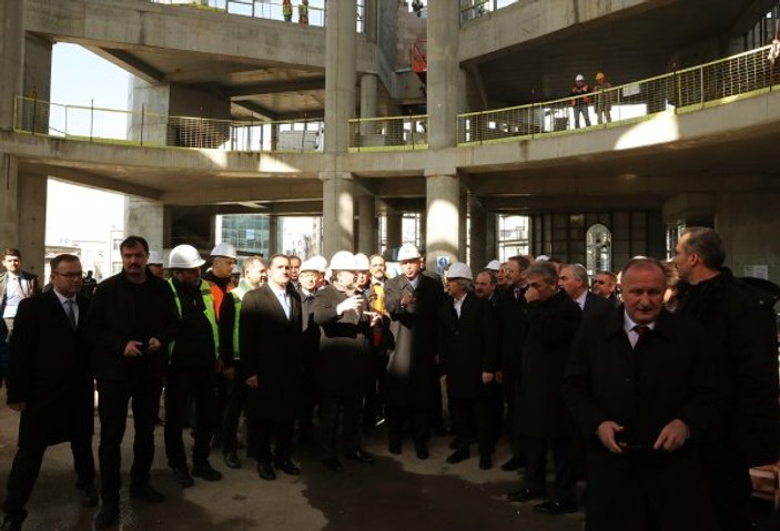 Cumhurbaşkanı Erdoğan Taksim Camisi inşaatını gezdi