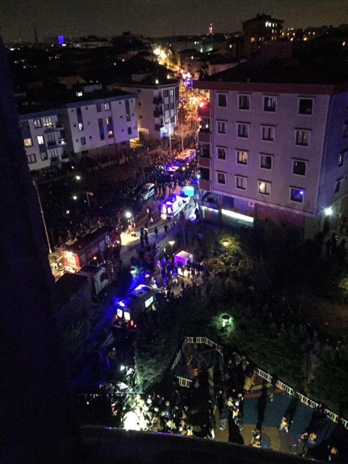 İstanbul'da helikopter düştü