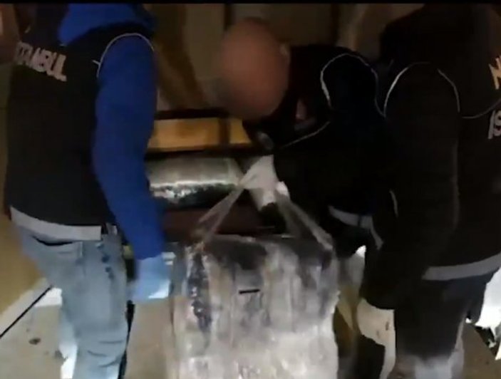İstanbul'da 2, Diyarbakır'da 5 ton uyuşturucu, İzmir'de sigara yakalandı
