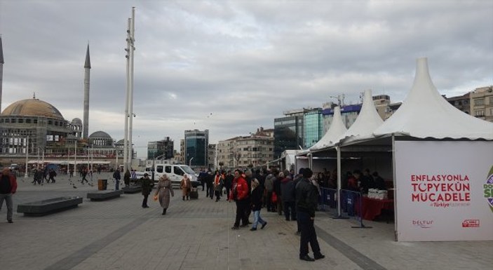 Taksim Meydanı'na da tanzim satış noktası kuruldu