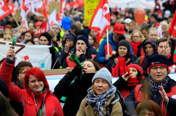 Almanya'da kamu çalışanlarından uyarı grevleri