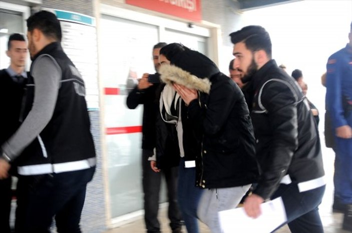 Osmangazi Köprüsü'nde uyuşturucuyla yakalandılar