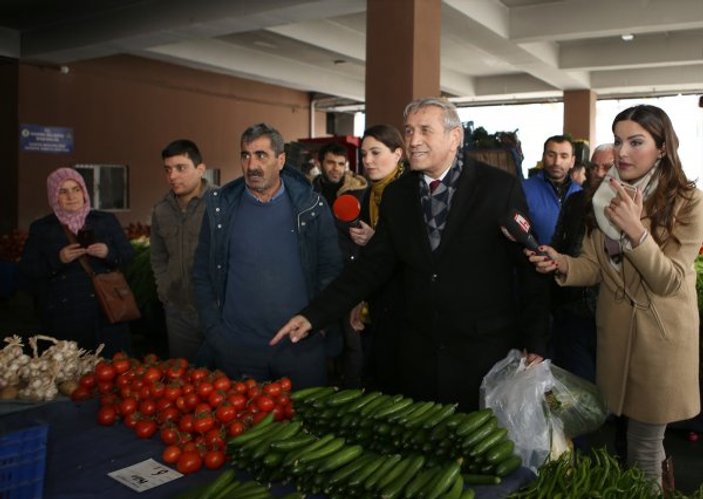 CHP'li Kaya, pazar alışverişi yaptı