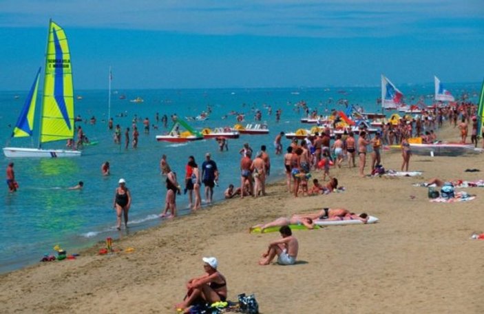 İtalya'da ilk kez bir plajda sigara yasağı uygulanacak