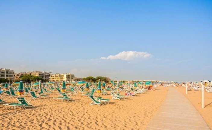 İtalya'da ilk kez bir plajda sigara yasağı uygulanacak