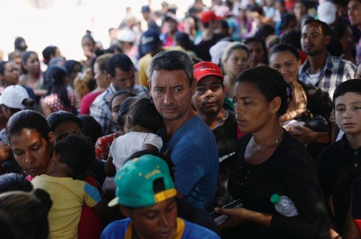 Venezuela'yı karıştıran ABD, ülkeye insani yardım yolluyor