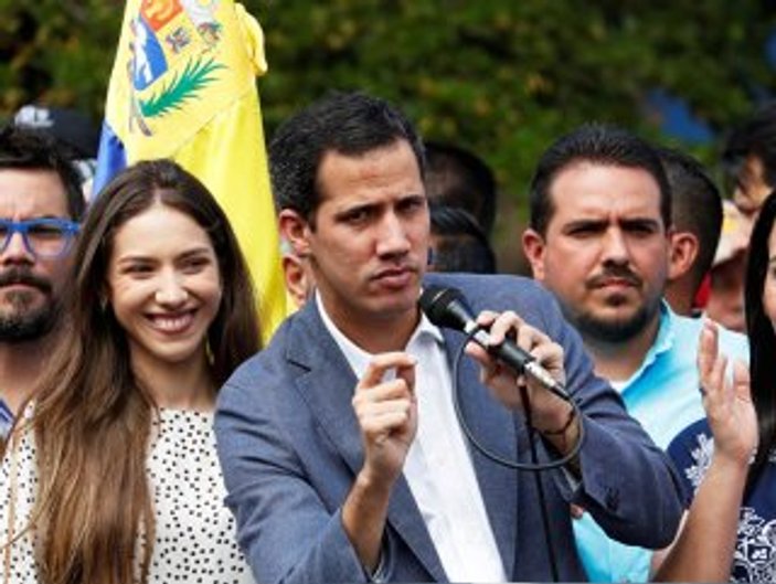 Sağcı AP üyeleri Venezuela'ya alınmadı