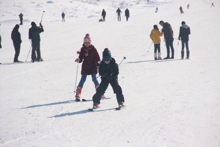 Ovacık'ta kayak keyfi