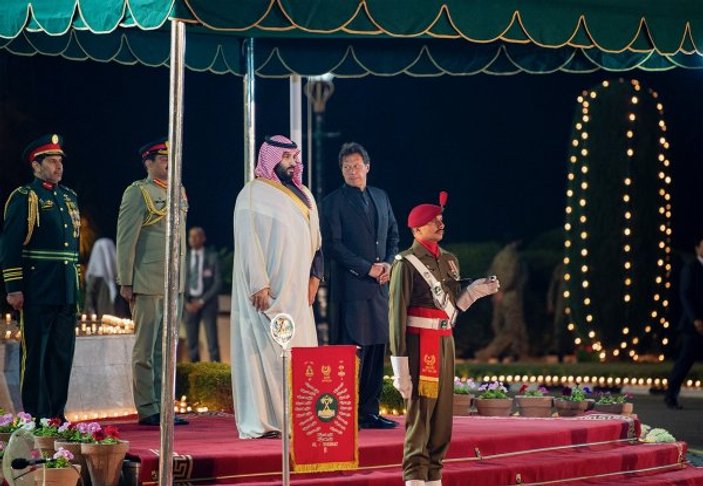 Pakistan'dan Prens Selman'a üst düzey karşılama