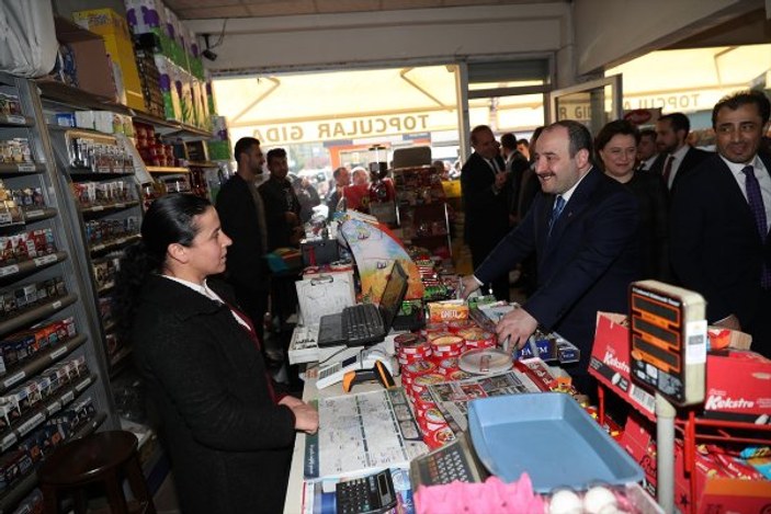 Bakan Varank Adana'da esnaf ziyareti gerçekleştirdi