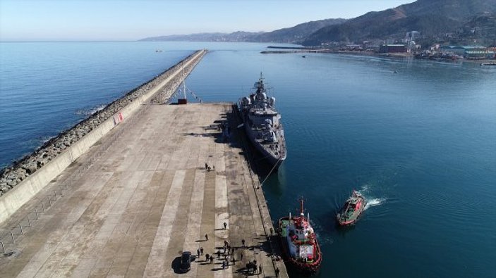 Trabzon’da kurulacak üsse ilk askeri gemi demirledi