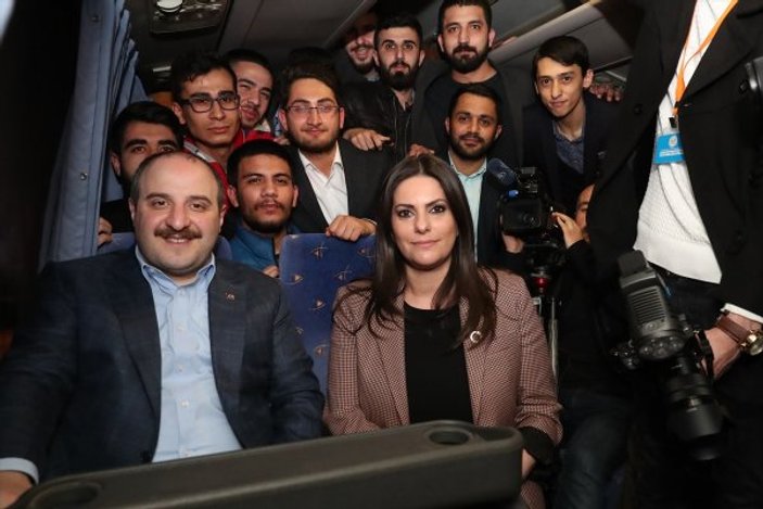 Varank'ın gençlerle buluşmasına Erdoğan telefonla katıldı