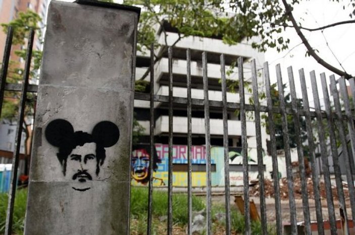 Escobar'ın efsane malikanesi patlayıcıyla yıkıldı