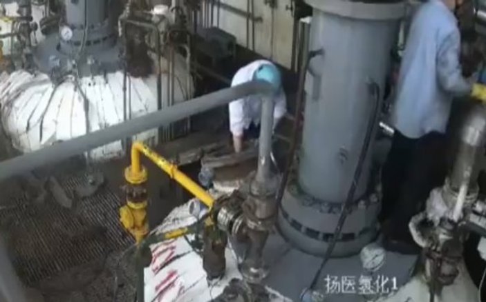 Çin'de bir fabrikada çalışan işçi havaya uçtu