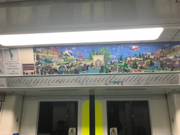Marmaray trenlerinde 43 duraklı tabelalar asıldı