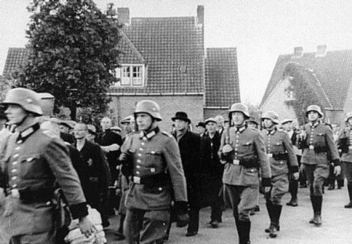 Hollanda'da eski askerlere Hitler maaşı skandalı