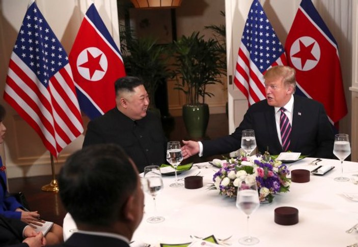 Trump ve Kuzey Kore lideri Kim Vietnam'da buluştu